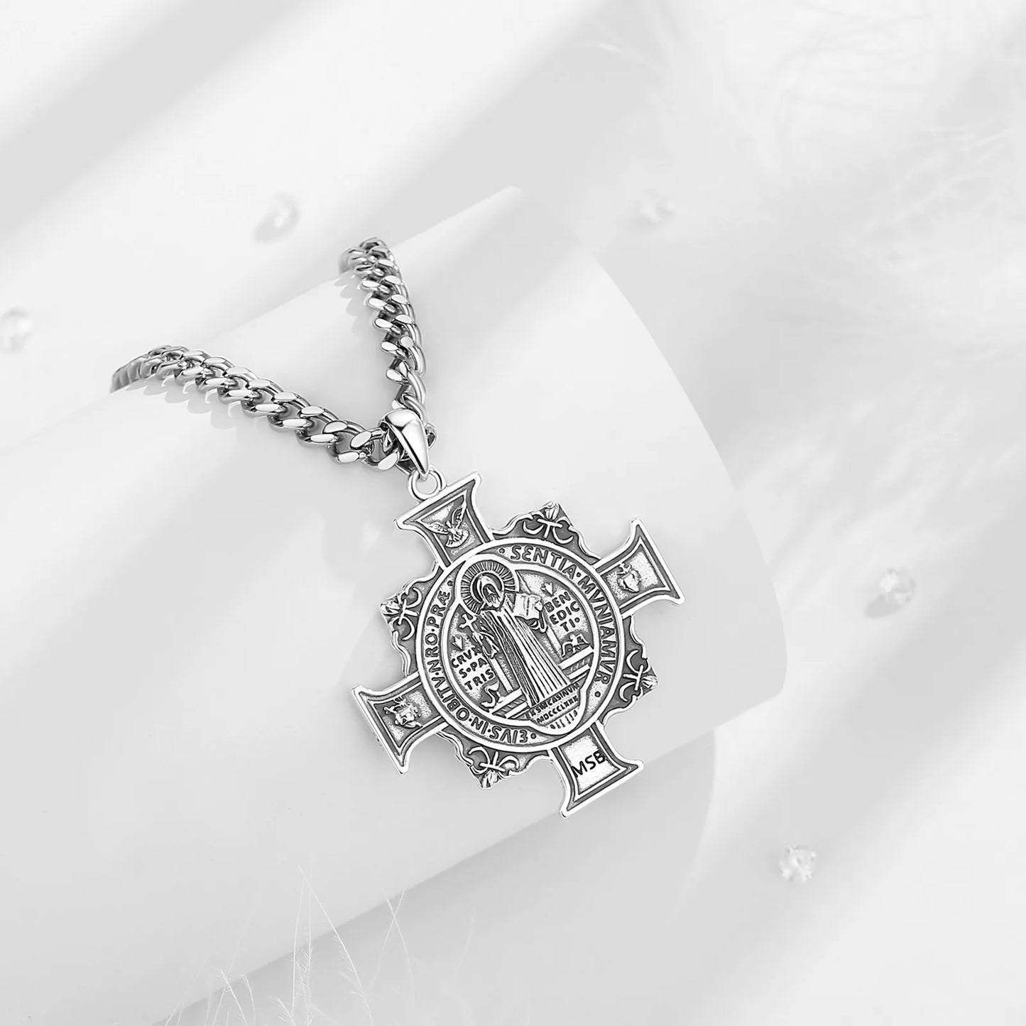 Collier Eudora en argent sterling 925 avec pendentif croix de Saint Benoît | Bijou religieux catholique pour hommes et femmes 