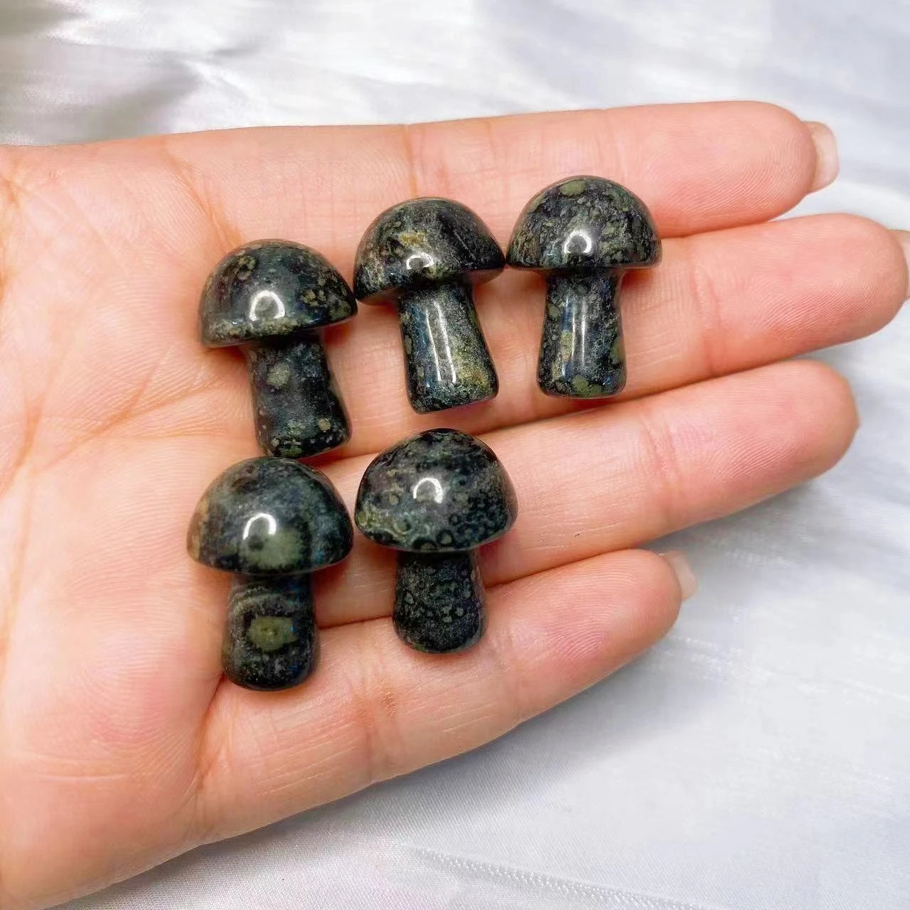 1x Mini Mushroom Crystal 9x20 mm – Multi-Stone Collection