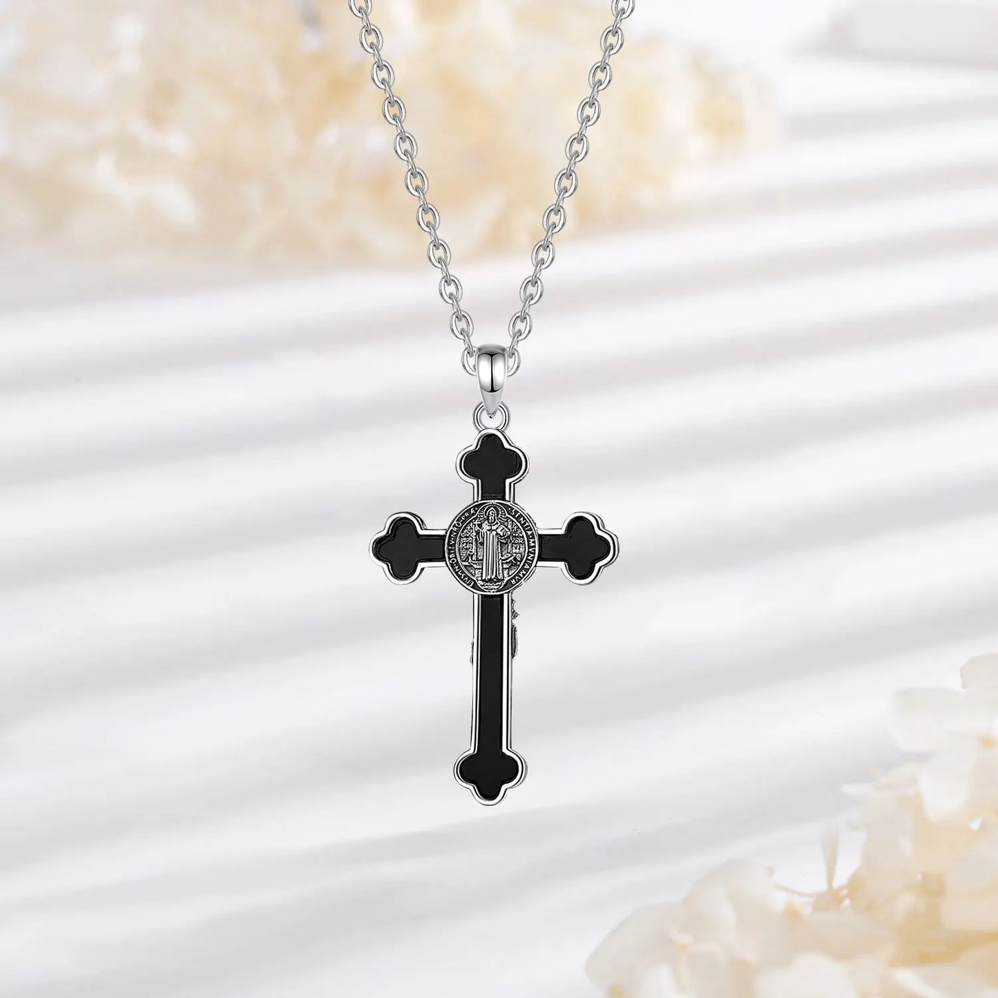 Collier Croix Crucifix Jésus en argent sterling 925 Eudora – Amulette en obsidienne et pendentif Saint Benoît | Bijou religieux