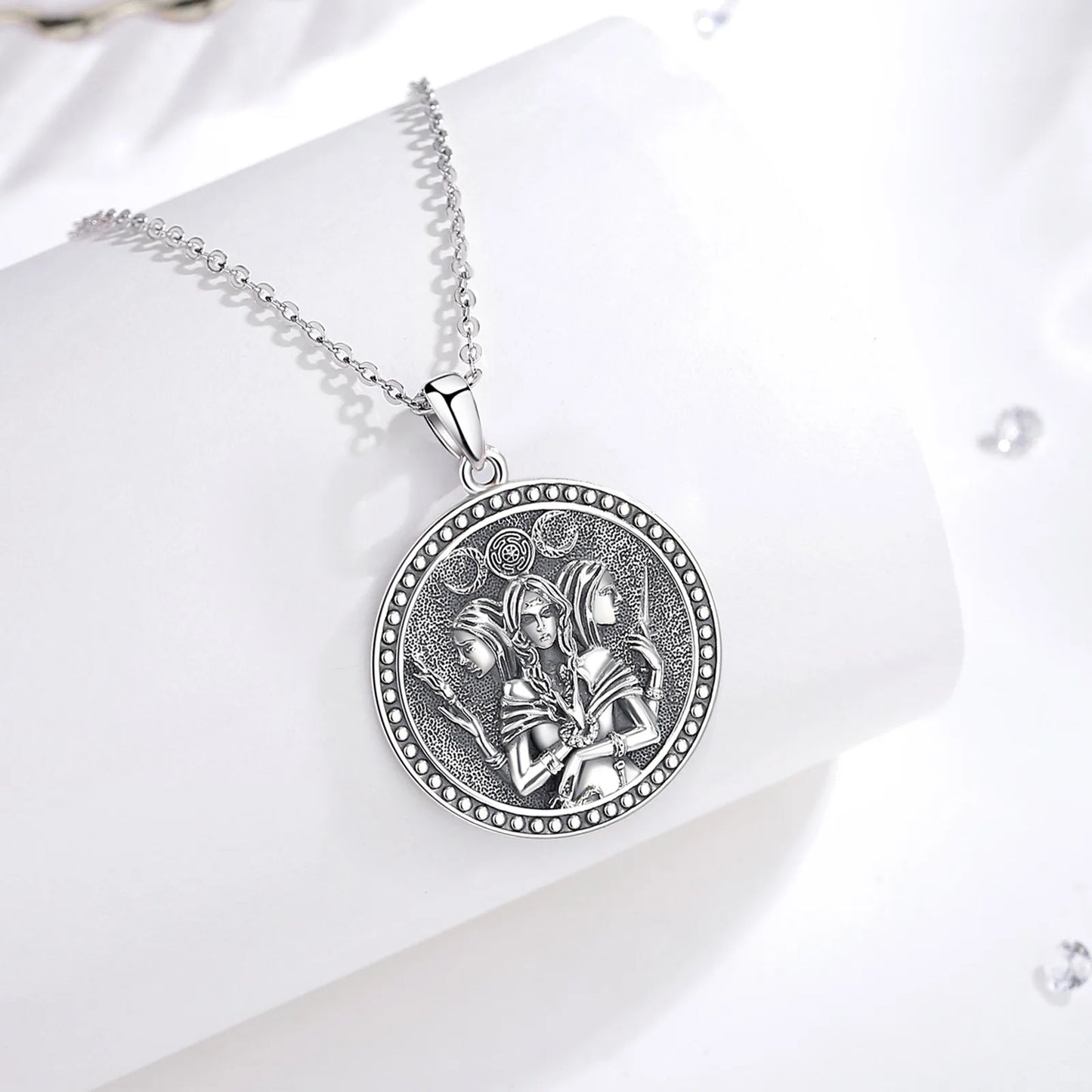 Collier Eudora en argent sterling 925, pendentif amulette Hécate, triple lune | Bijou païen wiccan, cadeau pour femme 