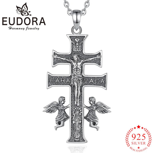 Collar Eudora de plata de ley 925 con cruz de Caravaca – Colgante vintage con amuleto de Jesús y ángel | Joyería religiosa para hombre 
