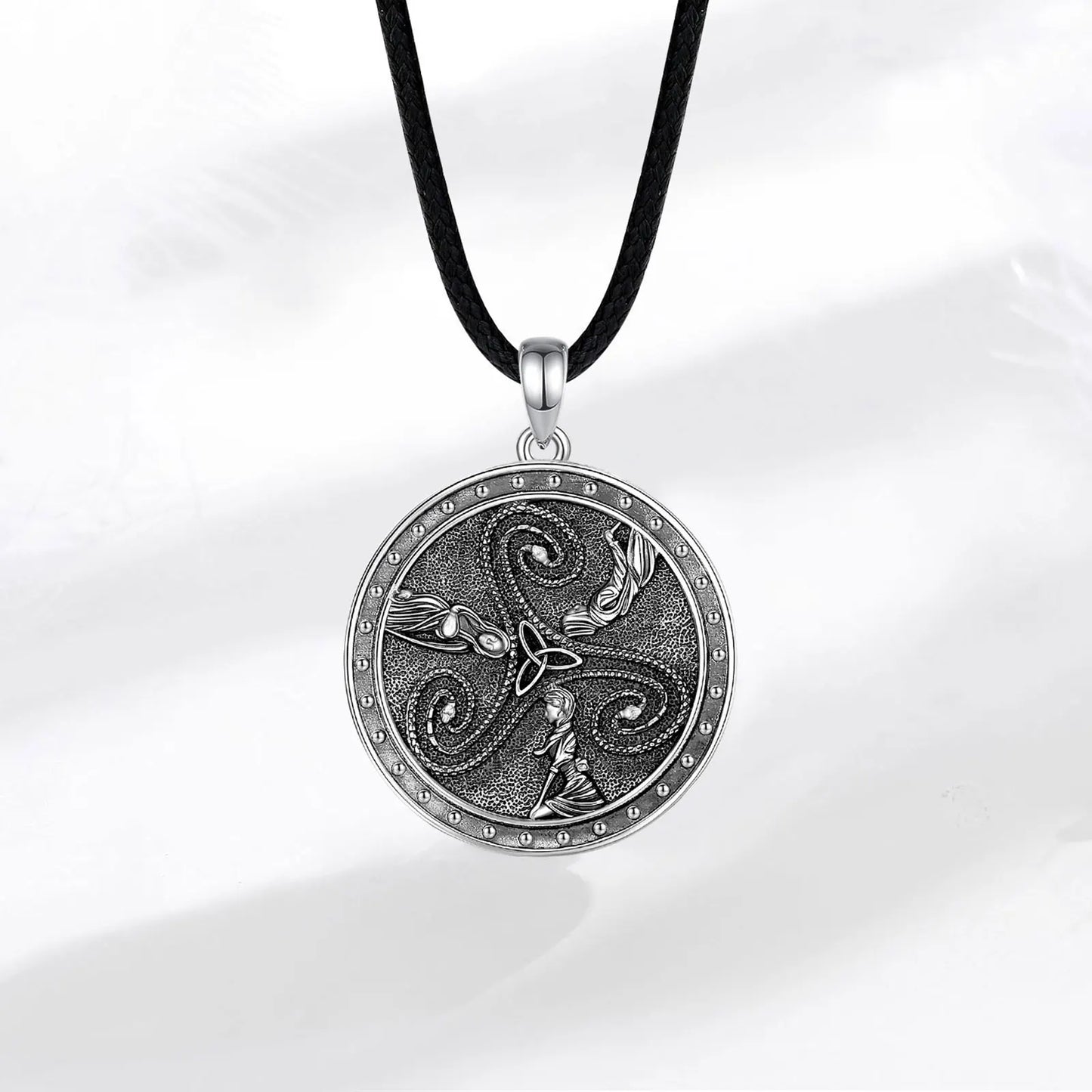 Collier Eudora en argent sterling 925 représentant la triple déesse Hécate – Pendentif amulette Triquetra à nœud celtique | Bijou païen Wicca, cadeau pour femme 