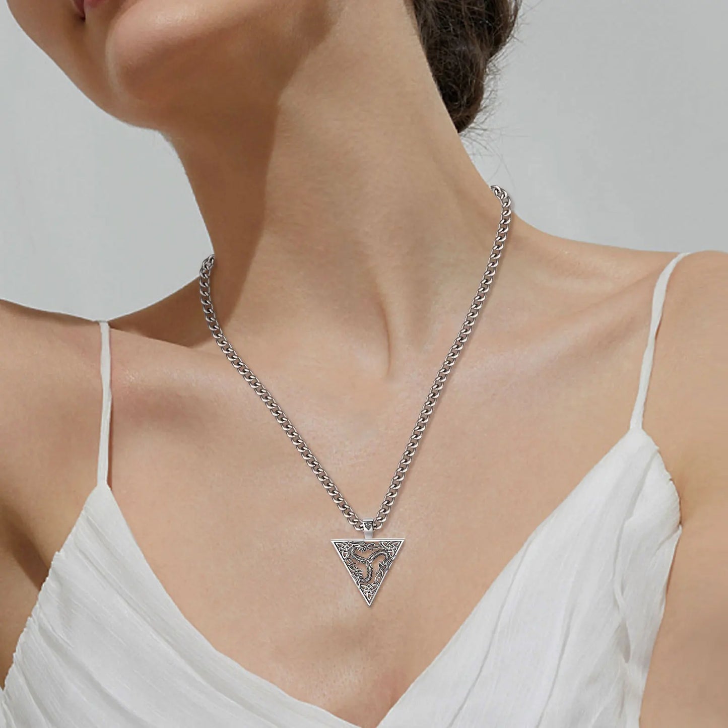 Collier Dragon en argent sterling 925 Eudora – Pendentif amulette Triquetra en spirale à nœud celtique | Bijou païen Wicca, cadeau pour femmes et hommes 