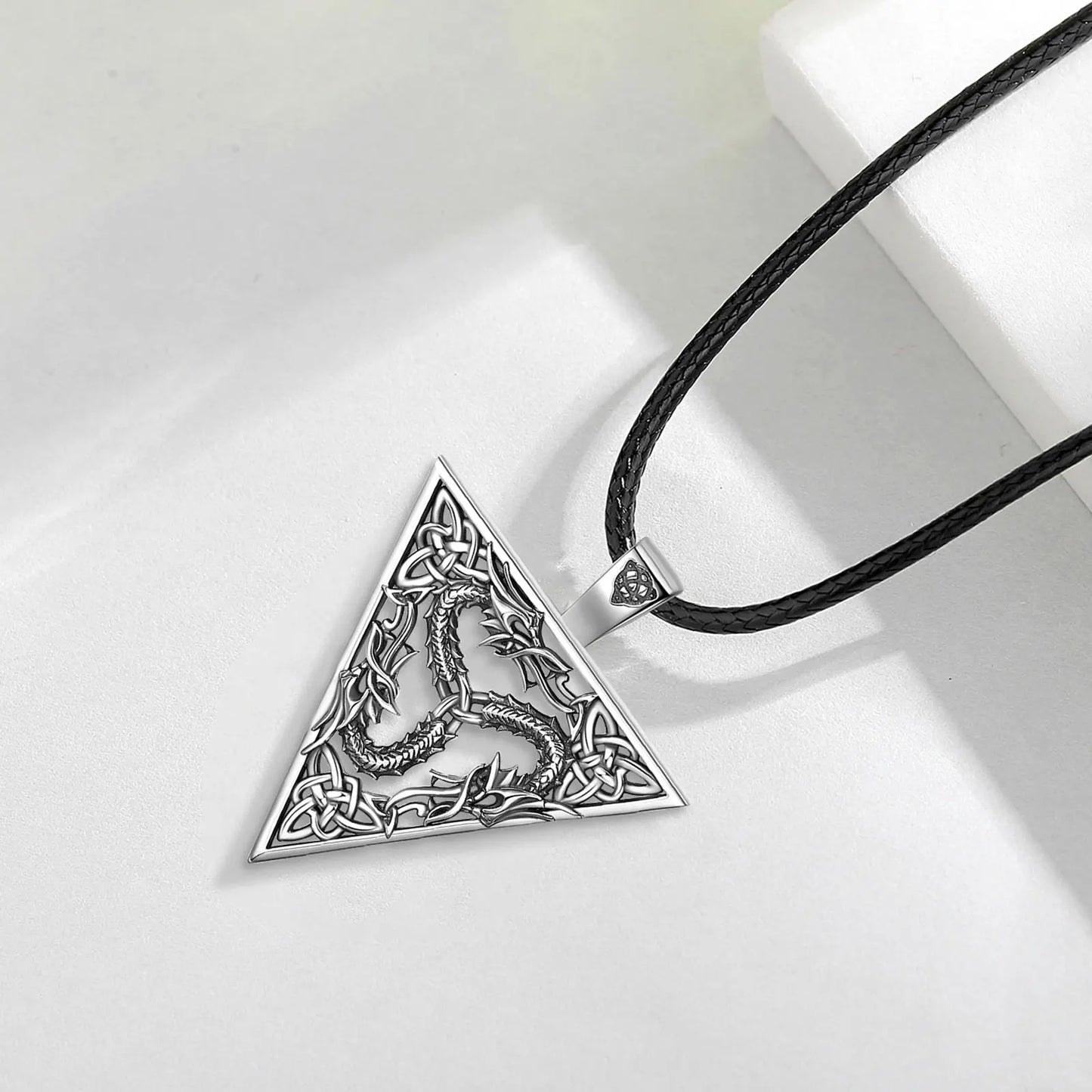 Collier Dragon en argent sterling 925 Eudora – Pendentif amulette Triquetra en spirale à nœud celtique | Bijou païen Wicca, cadeau pour femmes et hommes 