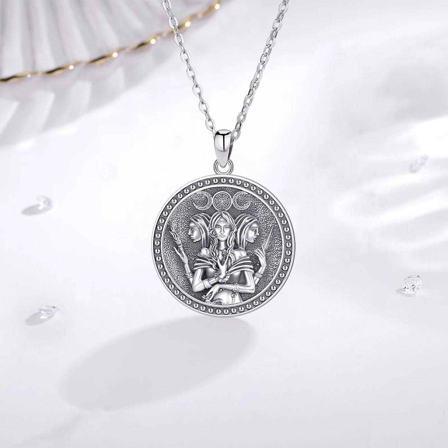 Collier Eudora en argent sterling 925, pendentif amulette Hécate, triple lune | Bijou païen wiccan, cadeau pour femme 