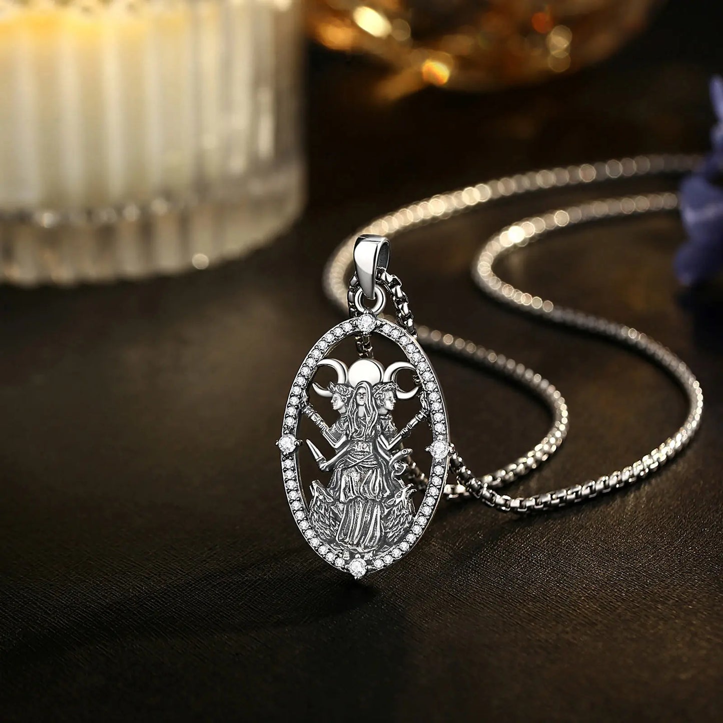 Collier Eudora en argent sterling 925, pendentif Hécate, déesse de la triple lune et amulette chien en zircon cubique | Bijou spirituel païen wiccan, cadeau pour femmes et hommes 