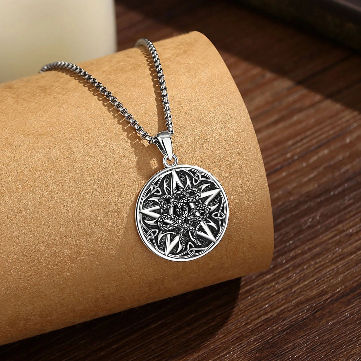 Collier Eudora en argent sterling 925 avec pentagramme et serpent – ​​Pendentif croissant de lune et nœud celtique | Bijou spirituel wiccan païen pour homme