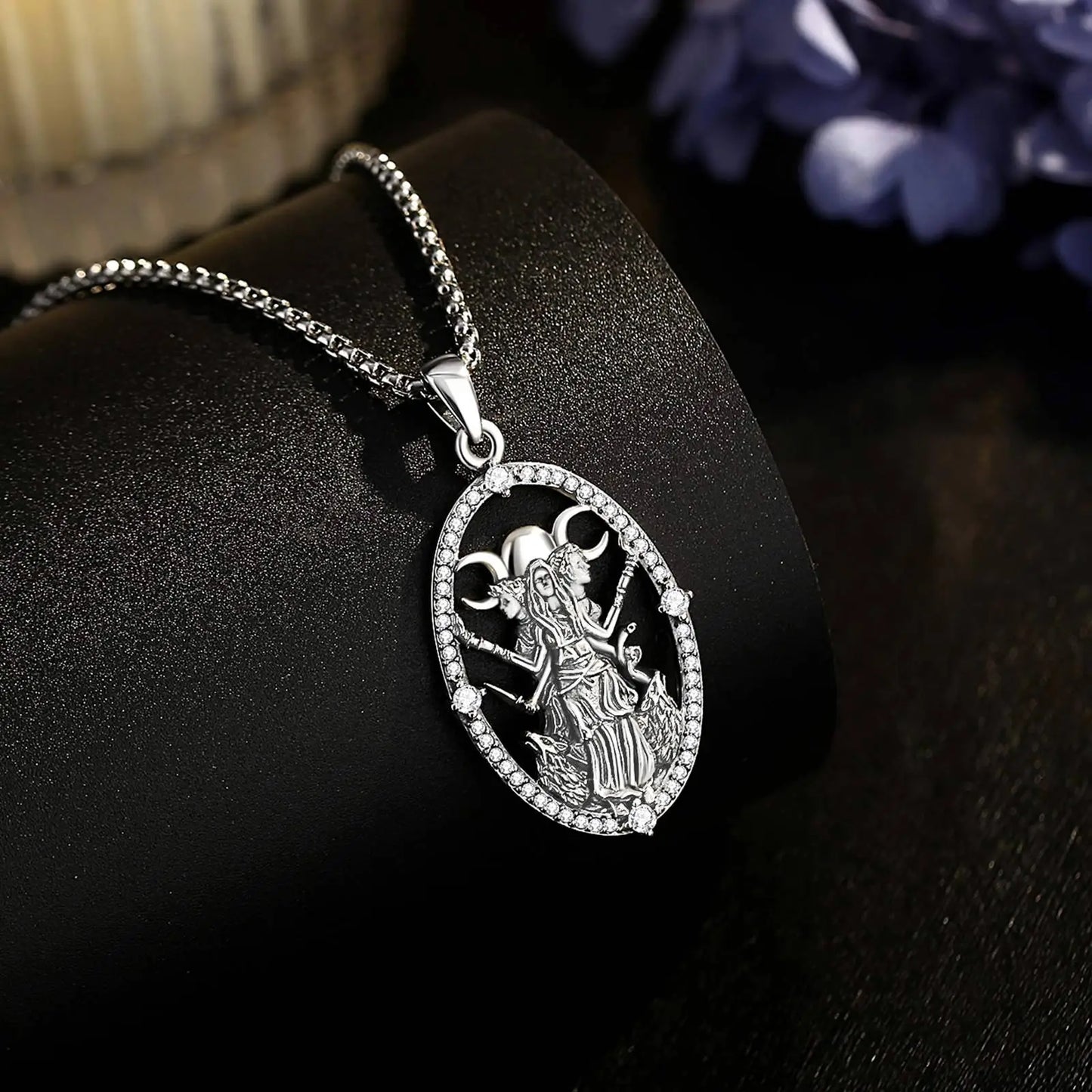 Collier Eudora en argent sterling 925, pendentif Hécate, déesse de la triple lune et amulette chien en zircon cubique | Bijou spirituel païen wiccan, cadeau pour femmes et hommes 