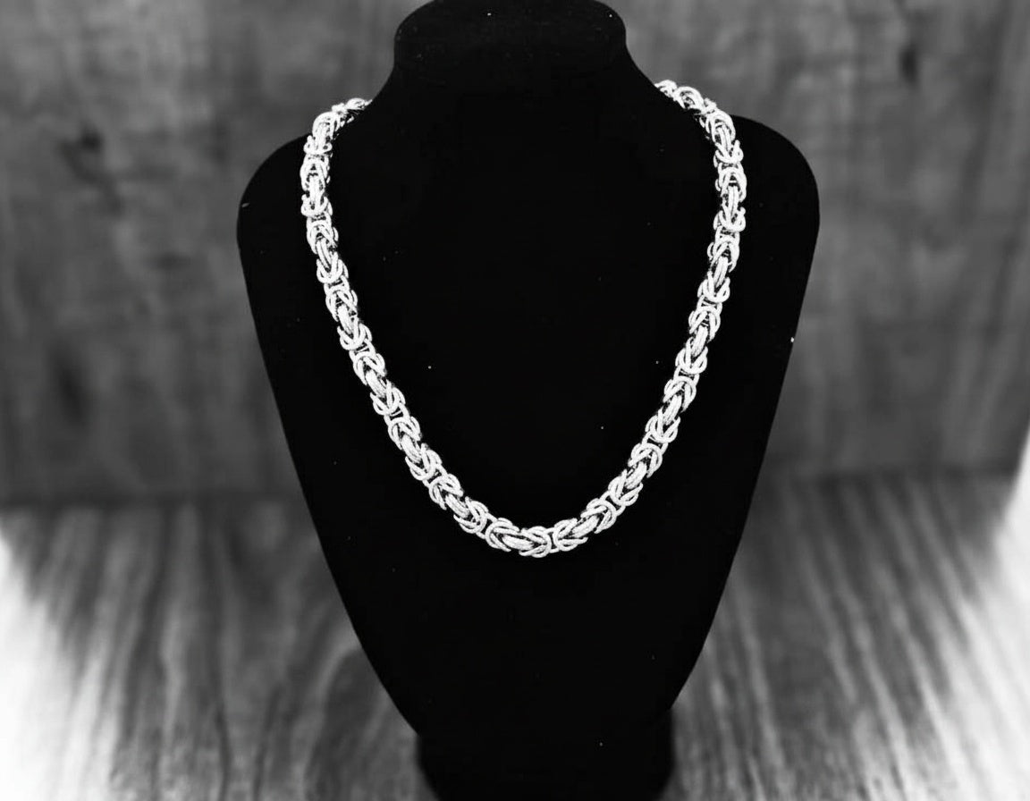 Byzantine chain in Pt 950 platinum with custom clasp